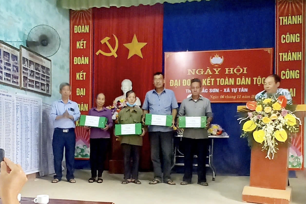 Chi bộ tiêu biểu trong học tập và làm theo Bác