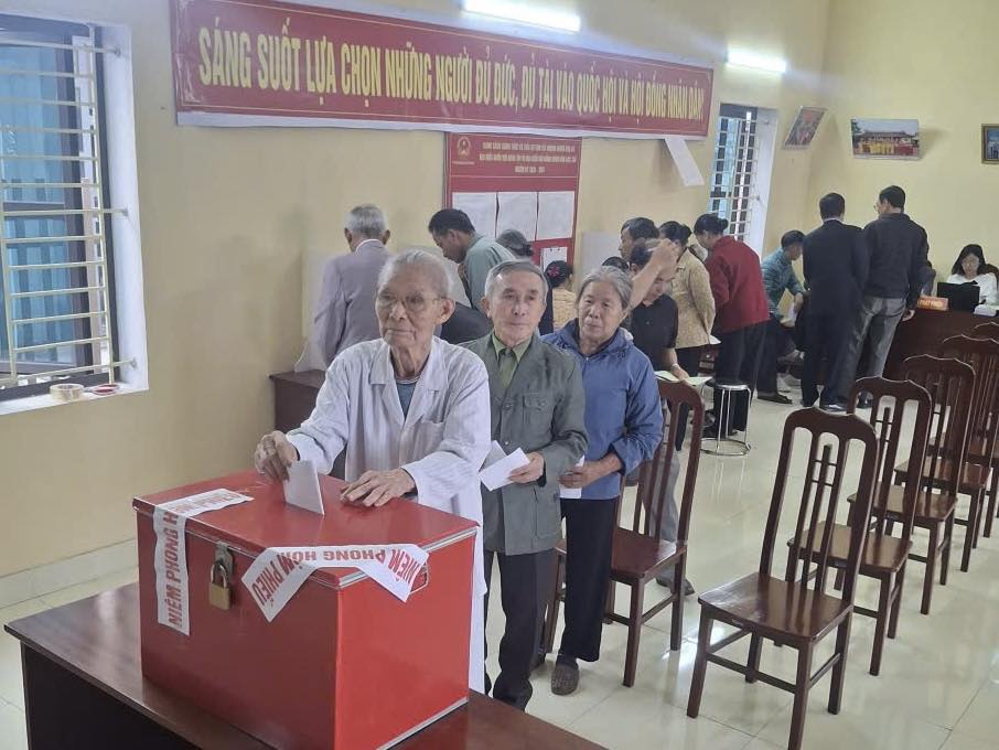 LÁ PHIẾU CỦA NIỀM TIN VÀ HY VỌNG
