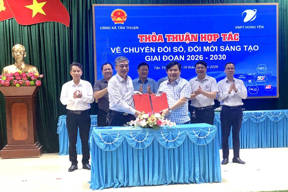 Xã Tân Thuận ký kết thỏa thuận hợp tác về chuyển đổi số, đổi mới sáng tạo giai đoạn 2026-2030