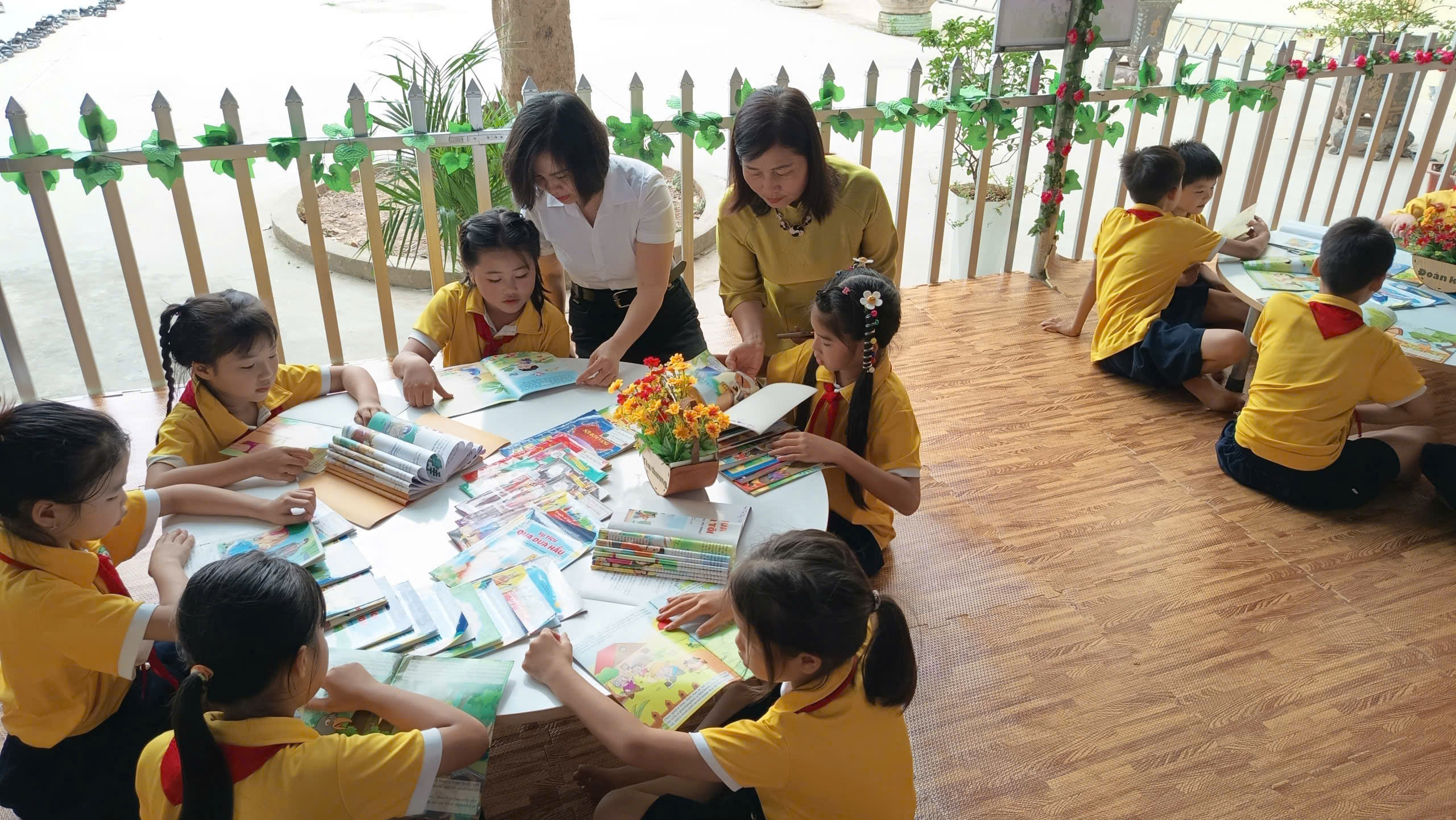 Ngày hội đọc sách tại Trường Tiểu học Bách Thuận