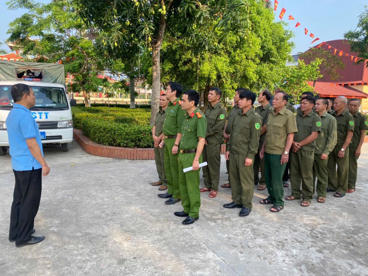 Công an xã Tân Thuận ra quân đảm bảo an ninh trật tự dịp lễ 30/4-1/5