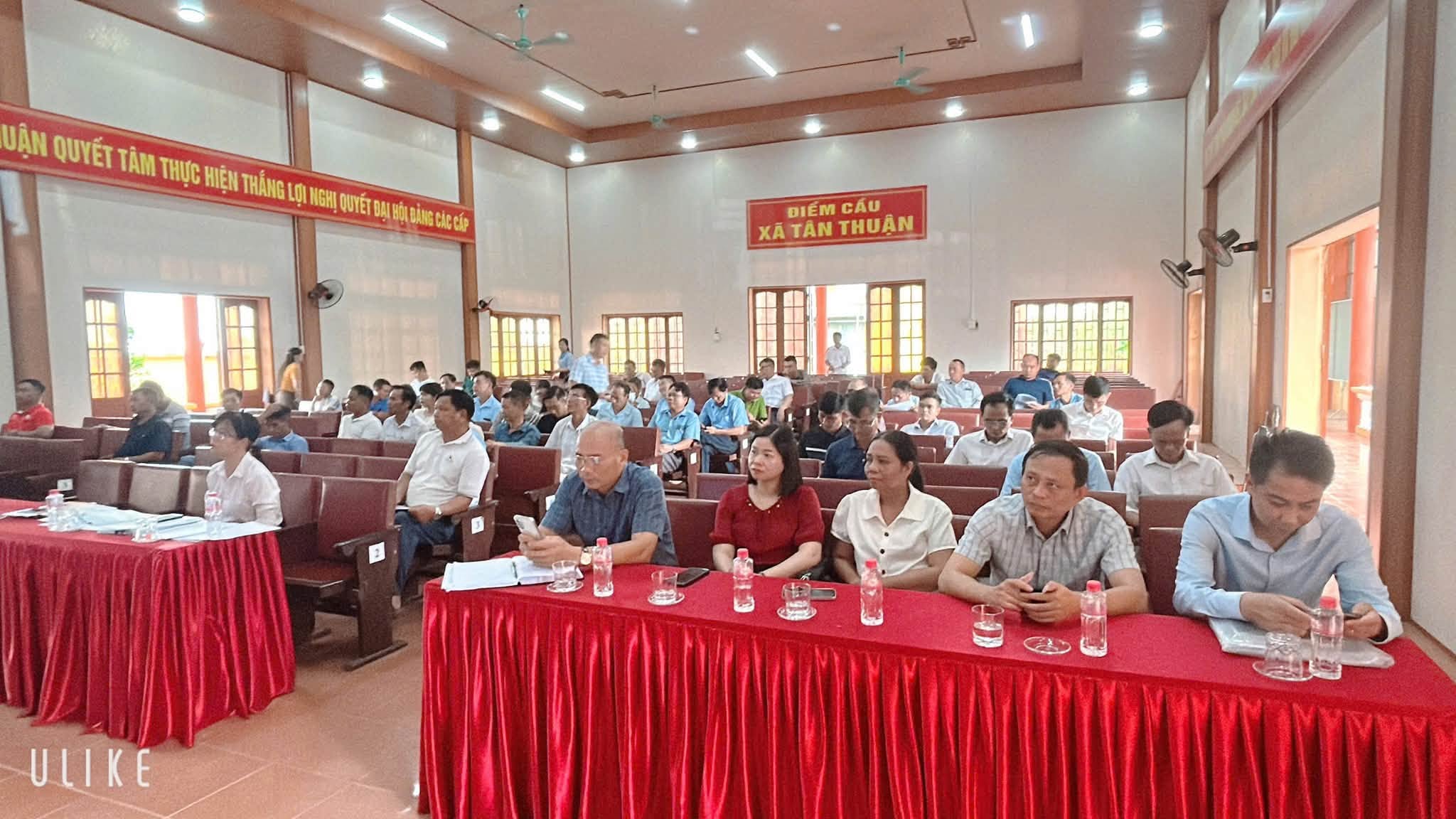   Đảng ủy xã Tân Thuận hướng dẫn nghiệp vụ công tác xây dựng đảng, công tác kiểm tra, giám sát đối với các chi bộ thôn sau sắp xếp