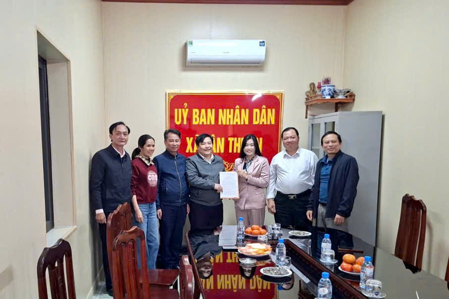 Tiếp nhận viên chức làm việc tại Trung tâm Dịch vụ tổng hợp xã Tân Thuận