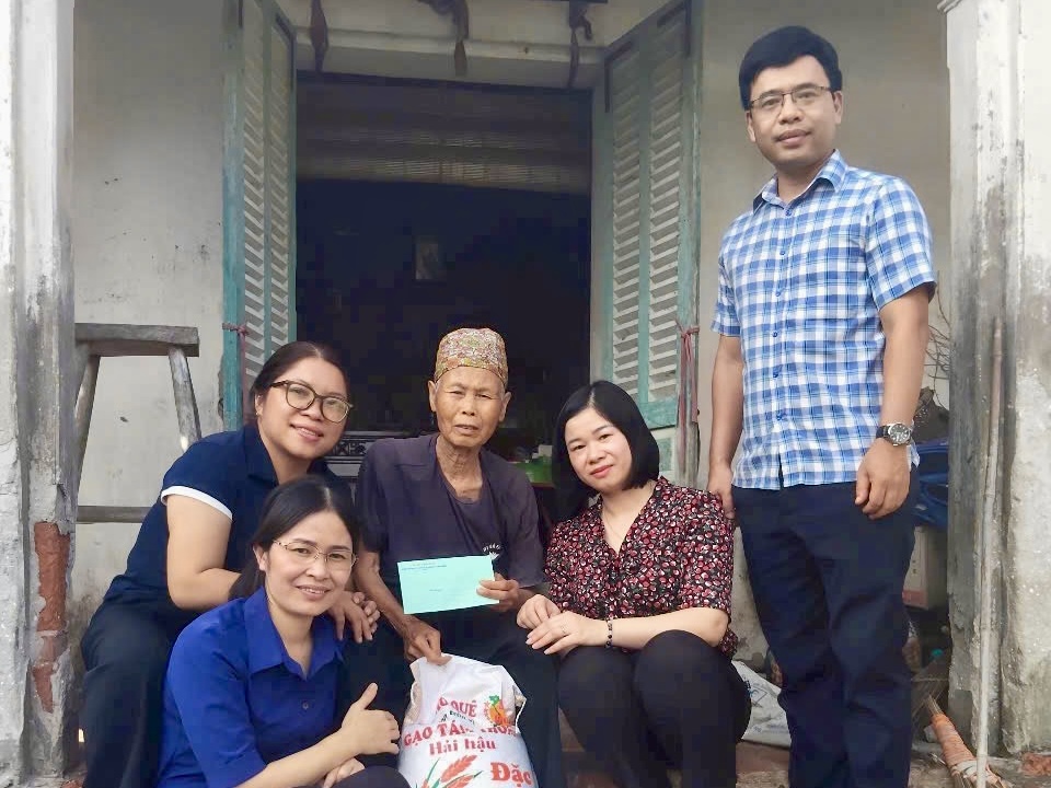 Chi bộ Ủy ban Kiểm tra Đảng ủy lan tỏa tinh thần tương thân tương ái