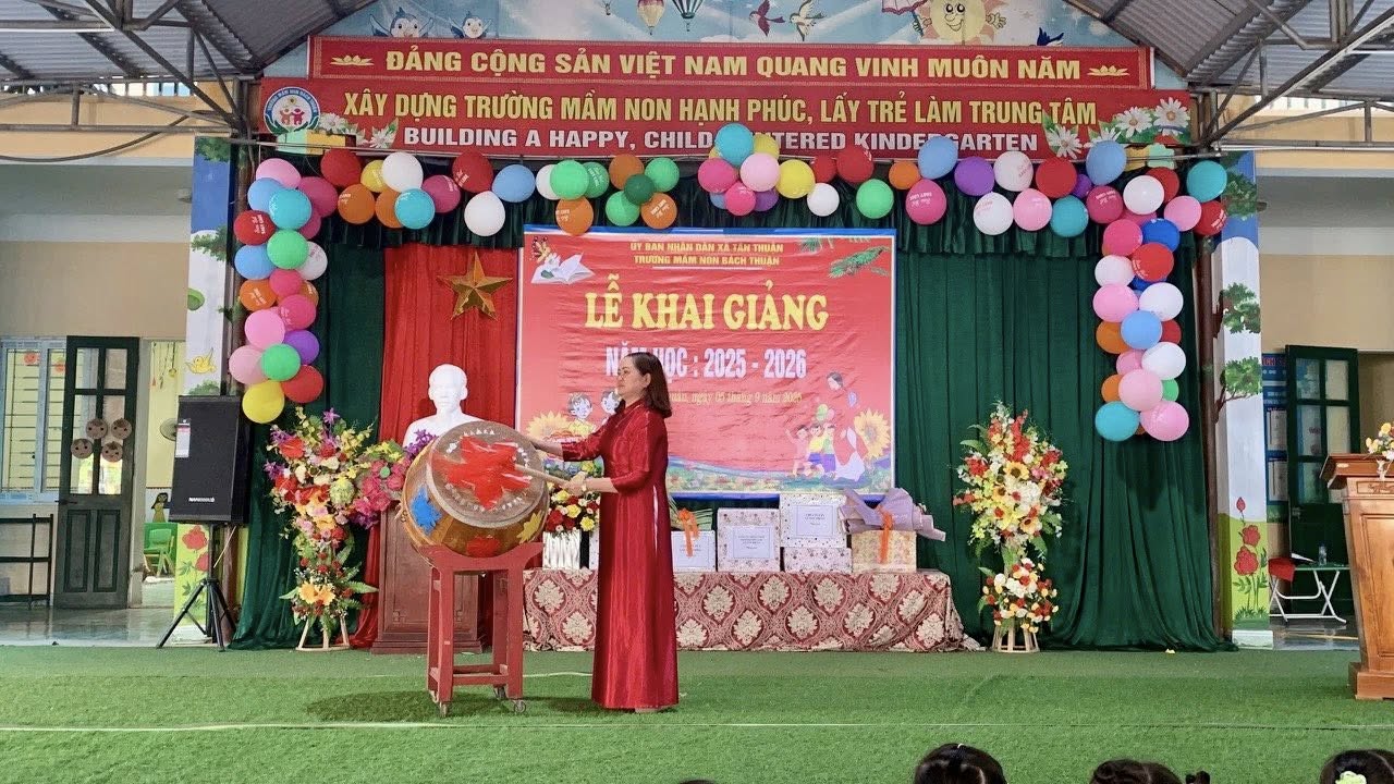 Nhà giáo tiêu biểu trong phong trào học tập và làm theo Bác