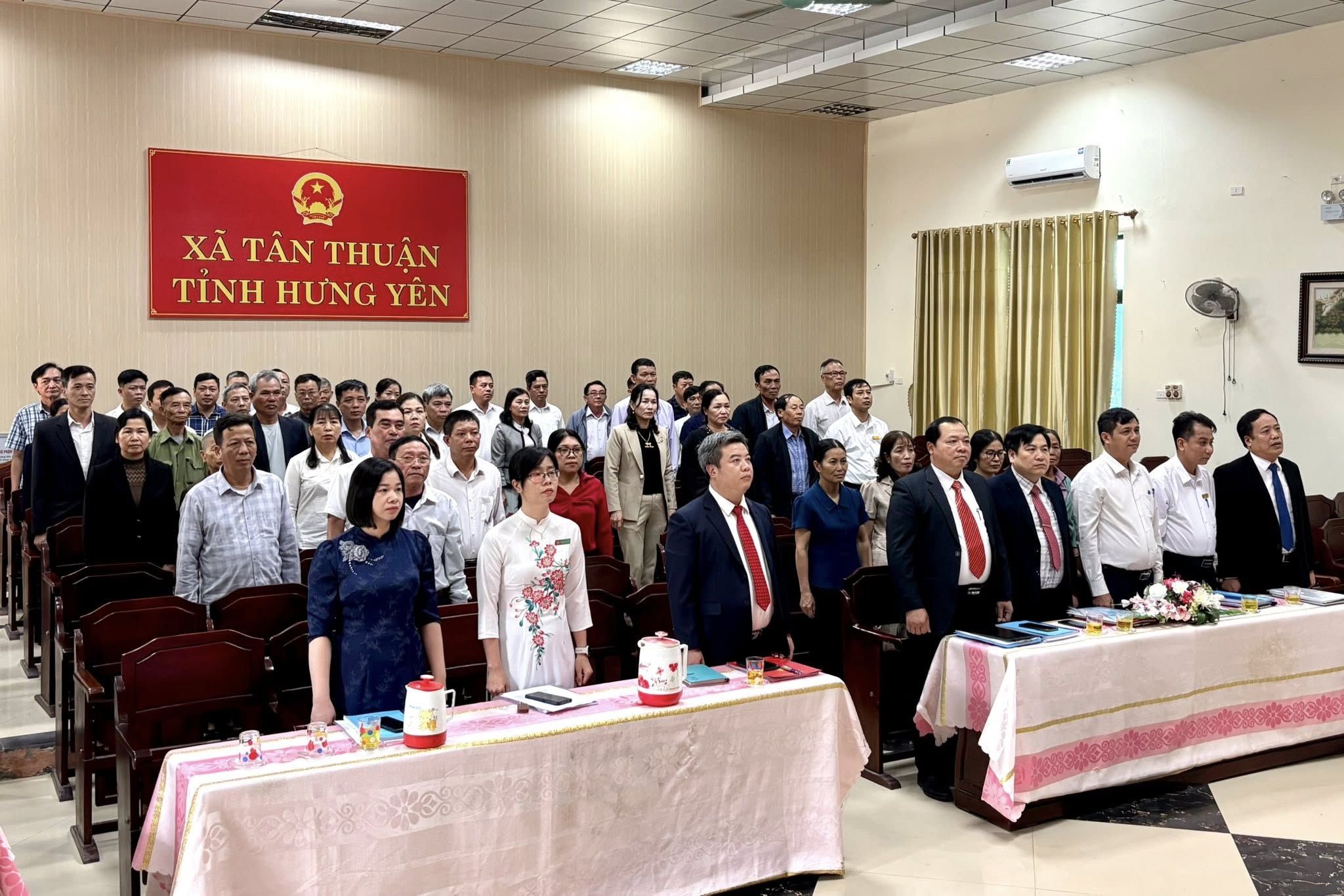 Hội đồng nhân dân xã Tân Thuận khóa I thông qua 7 nghị quyết tại kỳ họp thứ Ba