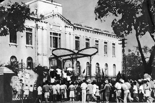 Phong trào tổng khởi nghĩa toàn quốc - Mùa thu cách mạng 1945
