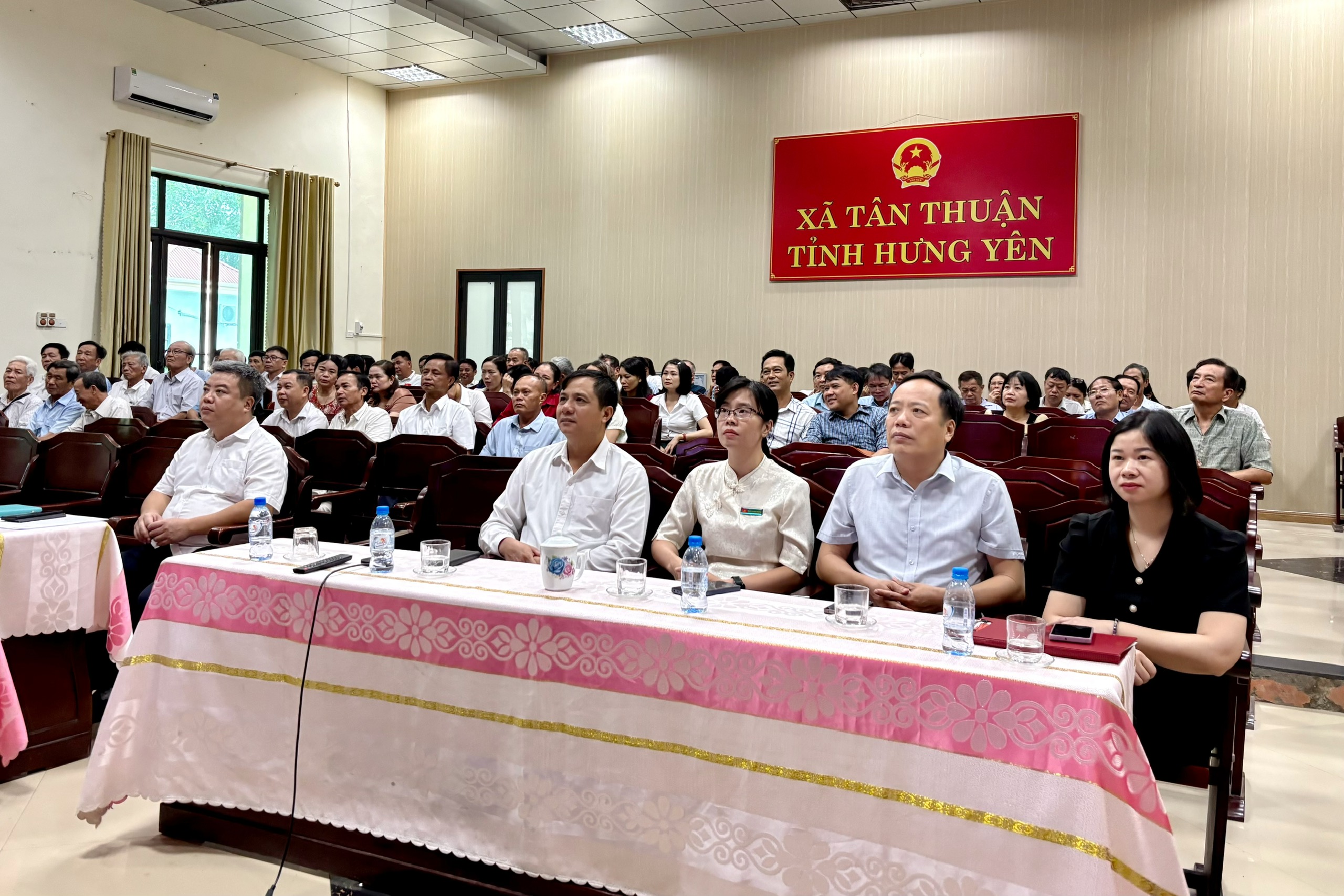 Xã Tân Thuận tham dự hội nghị toàn quốc quán triệt 4 nghị quyết của Bộ Chính trị