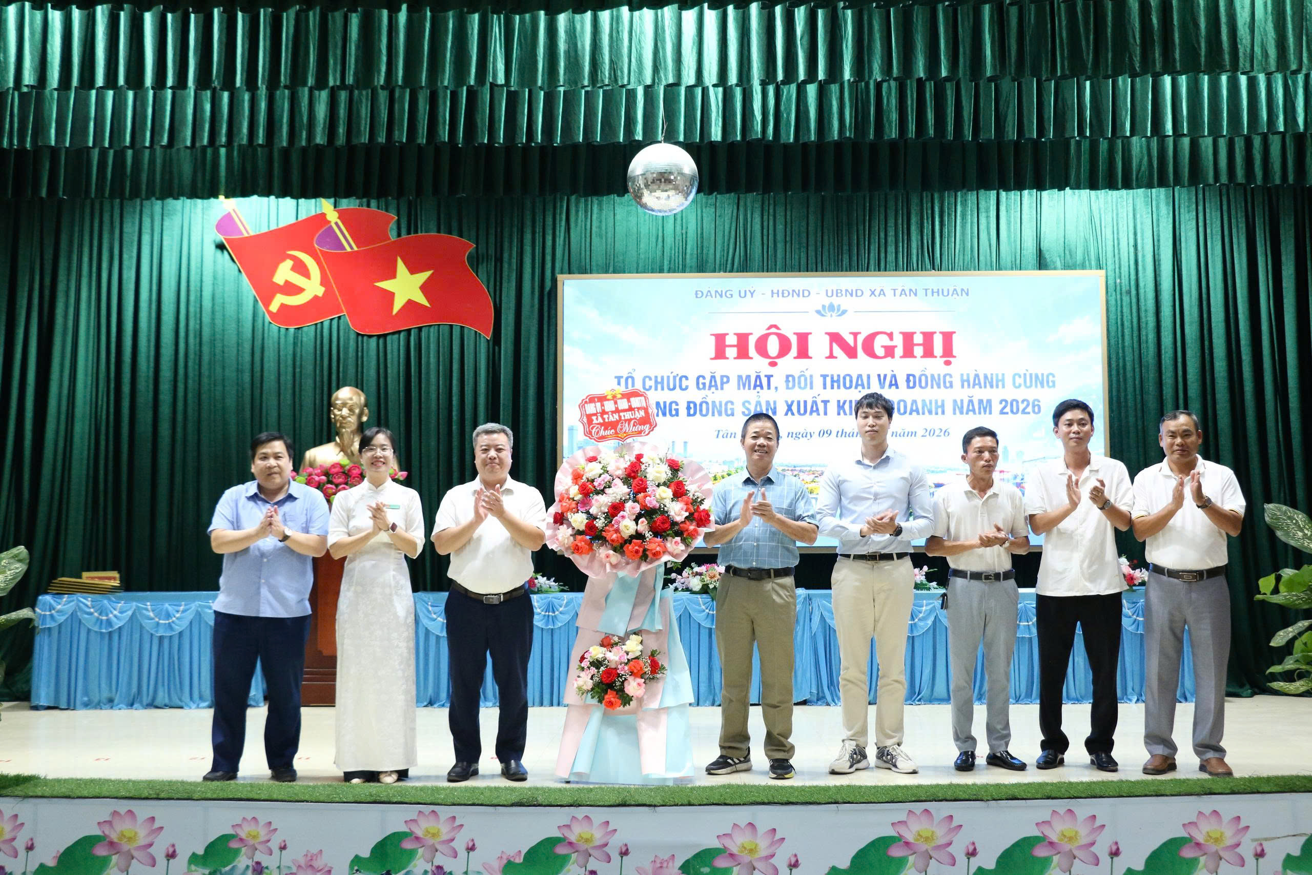 Gặp mặt, đối thoại với doanh nghiệp, cơ sở sản xuất, kinh doanh trên địa bàn