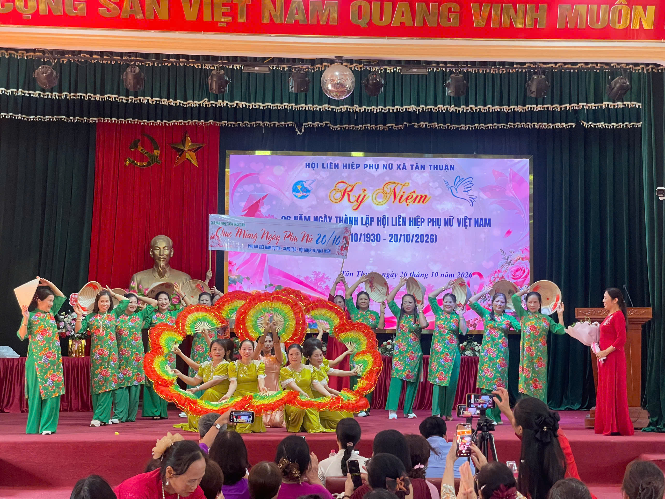 Hội LHPN xã Tân Thuận kỷ niệm 96 năm ngày thành lập Hội liên hiệp phụ nữ Việt Nam